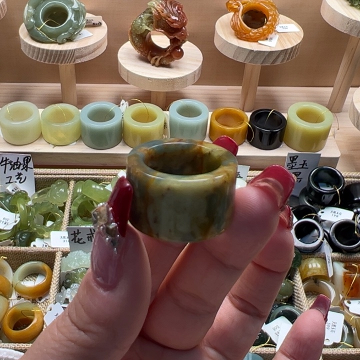 蛇纹石玉戒指未镶嵌内径16.7