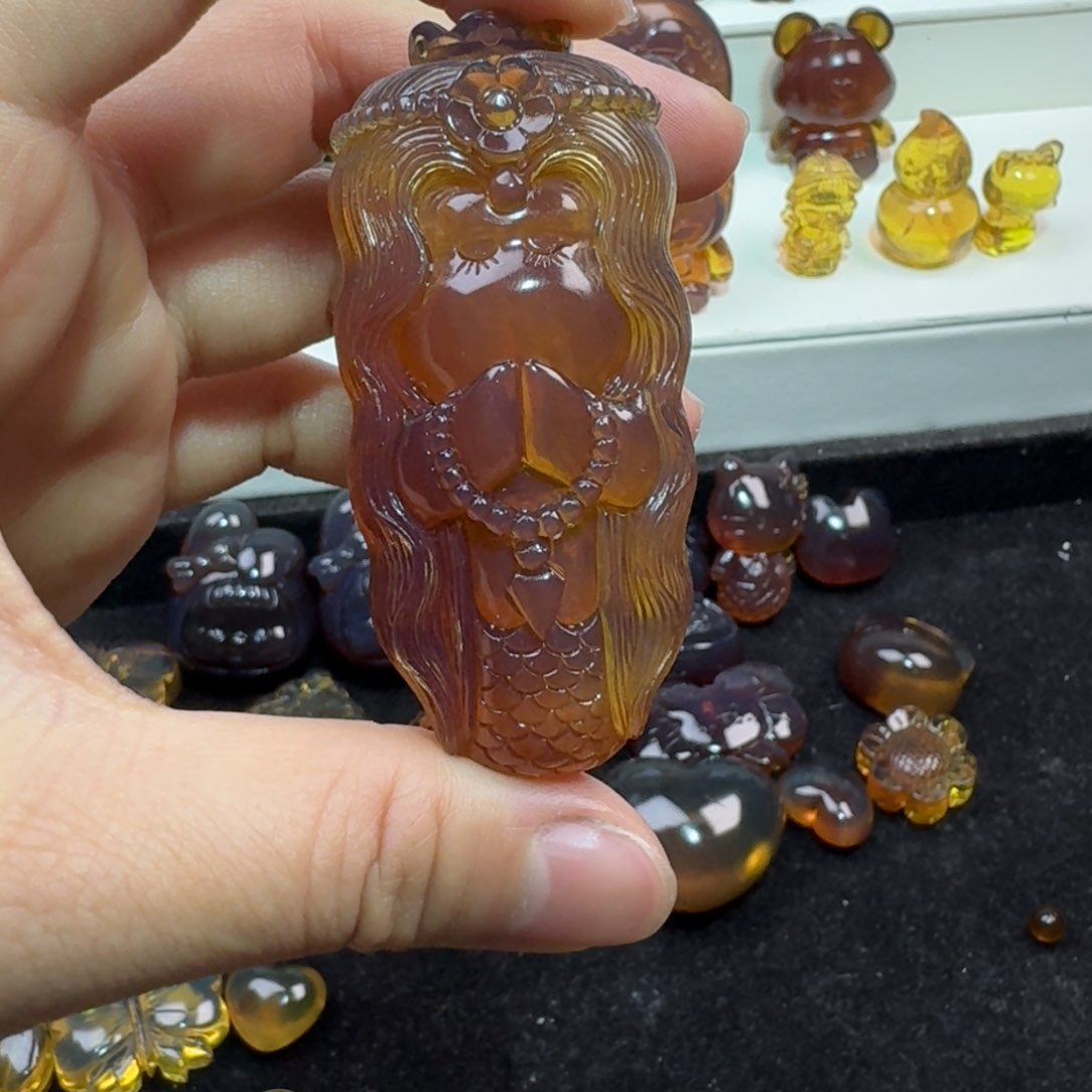 琥珀颈饰未镶嵌琥珀