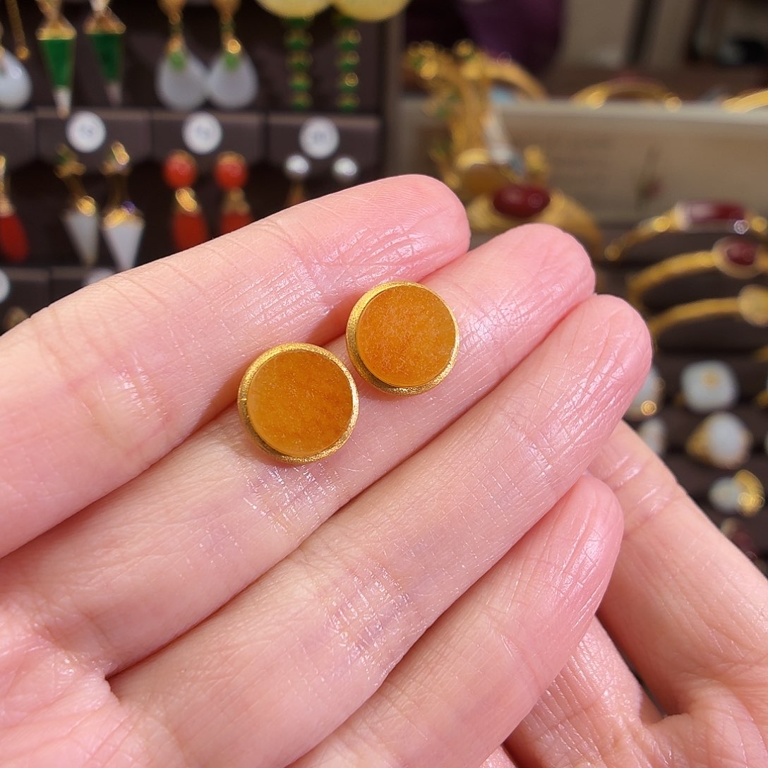 颈饰18K金镶嵌和田玉