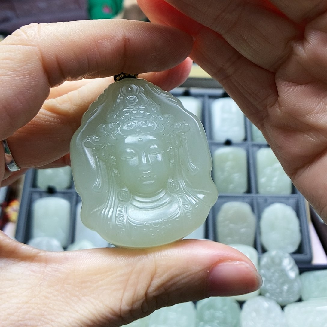 和田玉颈饰未镶嵌木****木