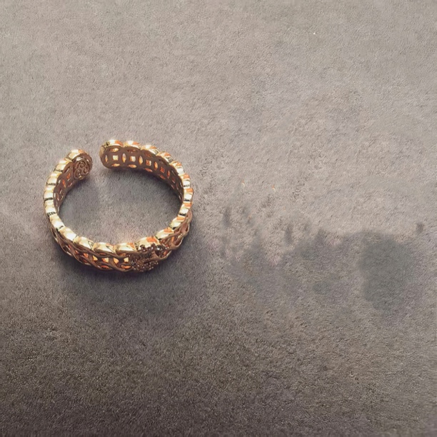 铜合金戒指 满圈金设计设计感古风气质时尚百搭金色指环饰品首饰