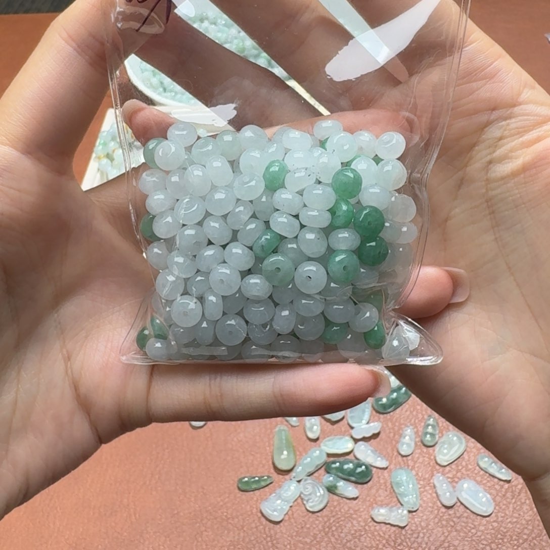 未镶嵌挂件翡翠福利10个，不包邮，拍邮费发货