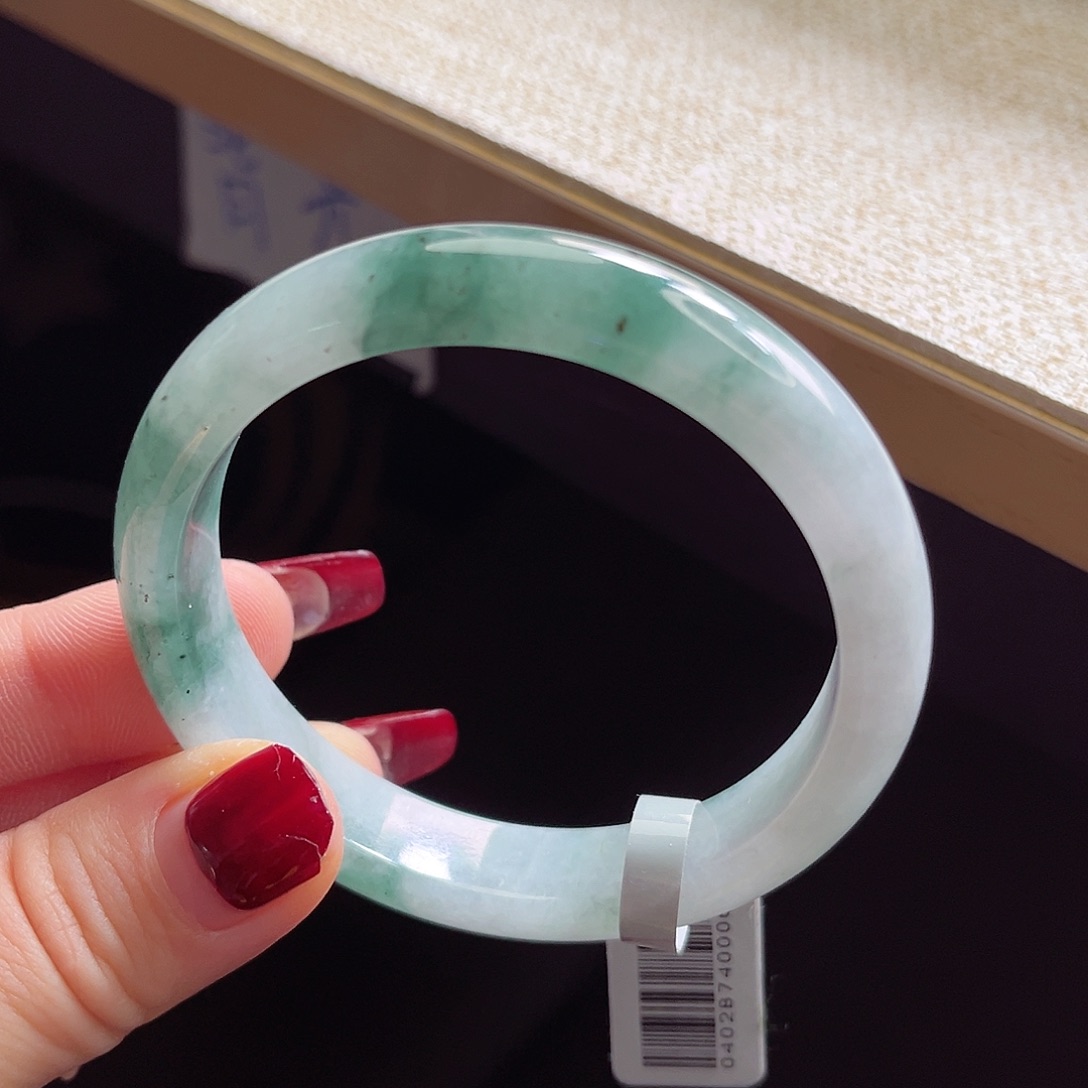 翡翠手镯未镶嵌手镯