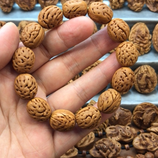 桃核吊坠老*王桃核雕刻材质