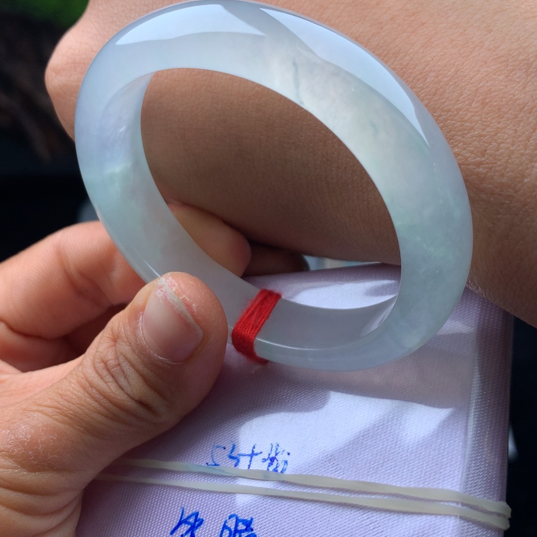 翡翠手镯未镶嵌手镯
