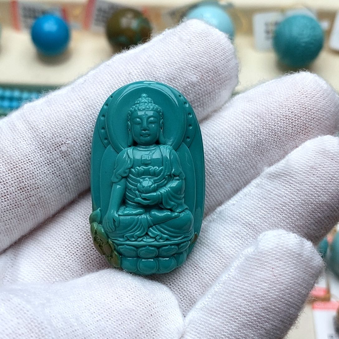 追***年绿松石未镶嵌珠宝奇石