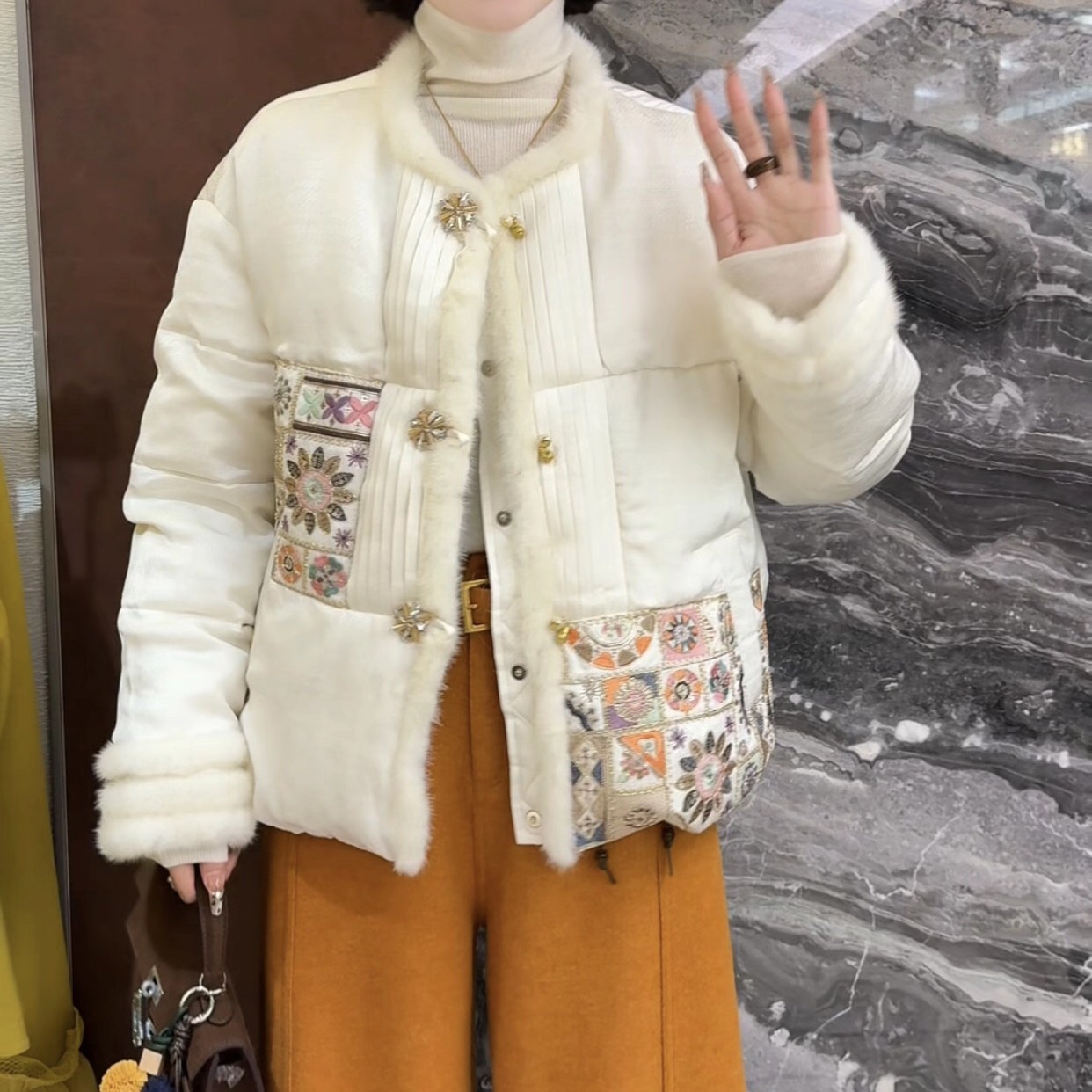 6130芭莎重工水貂鹅绒服