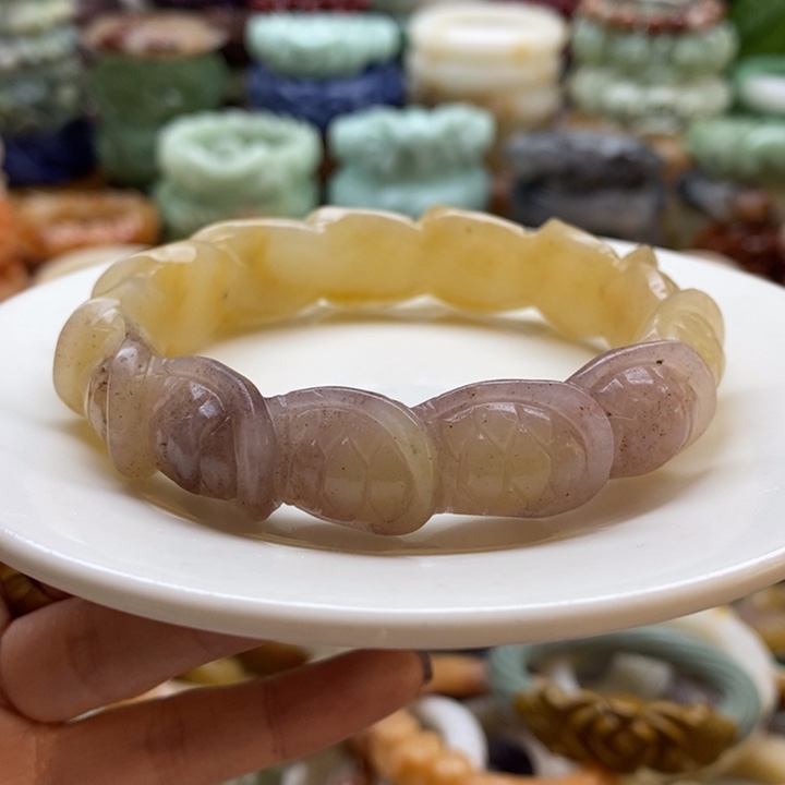 石英岩玉未镶嵌手镯圈口64