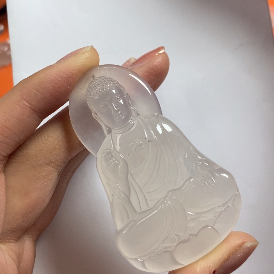 石英质玉如来未镶嵌?****着