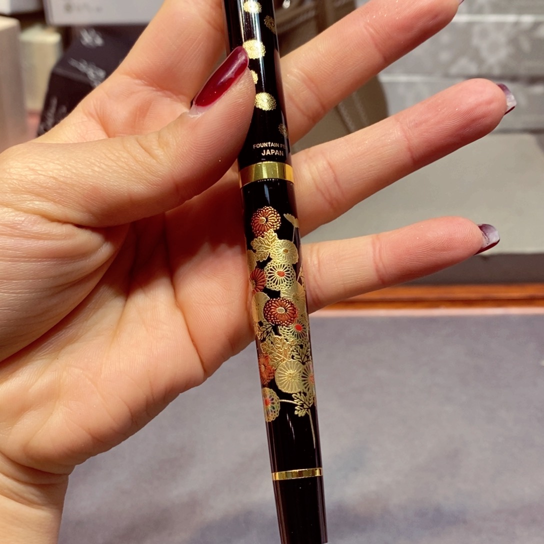 如图所示 观兰器物