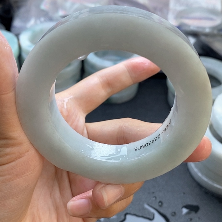 定制翡翠手镯未镶嵌