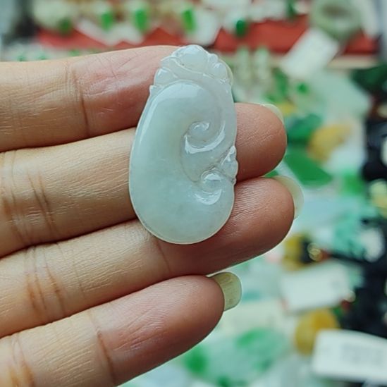 翡翠未镶嵌颈饰16   