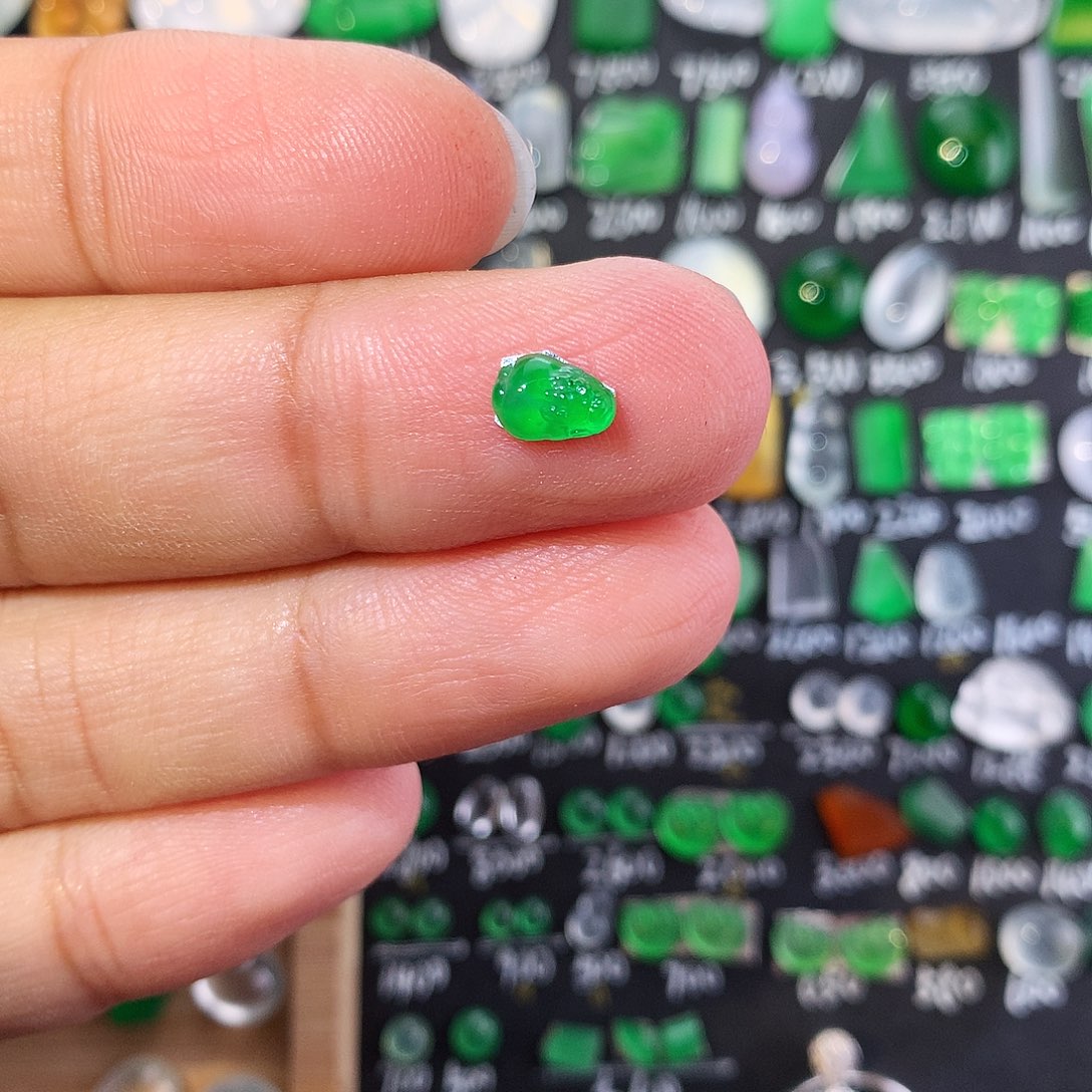 翡翠未镶嵌颈饰天然翡翠玉石金蟾