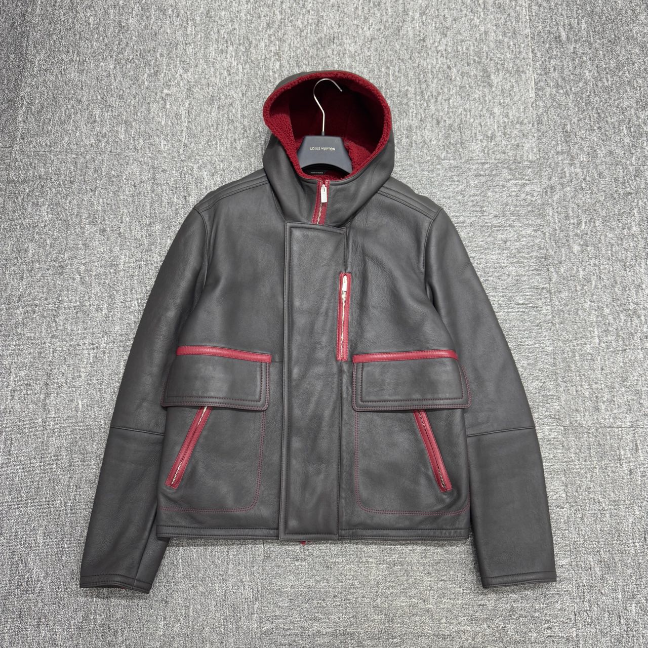 99新 Hermes/爱马仕 黑红皮毛一体外套/46码/13163