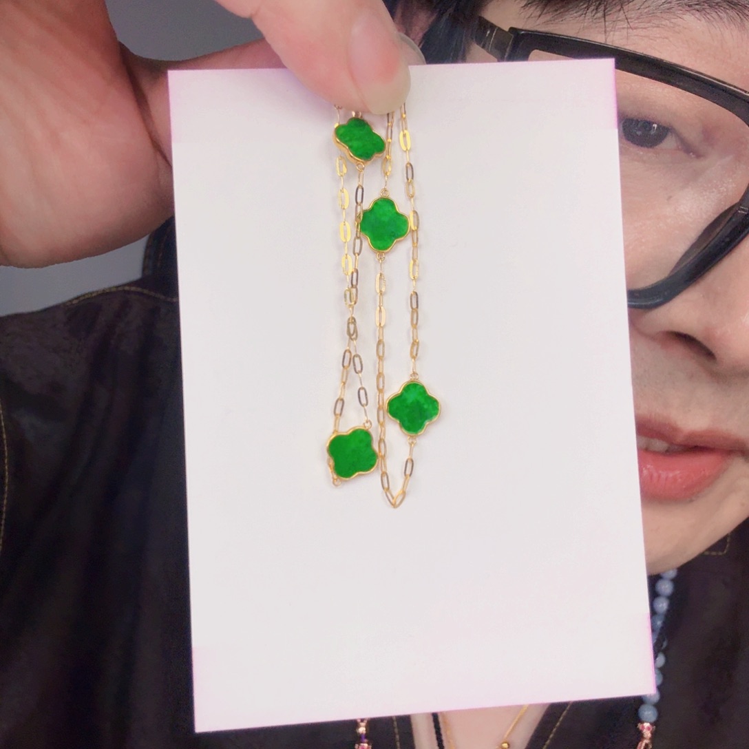 翡翠18K金镶嵌颈饰一件