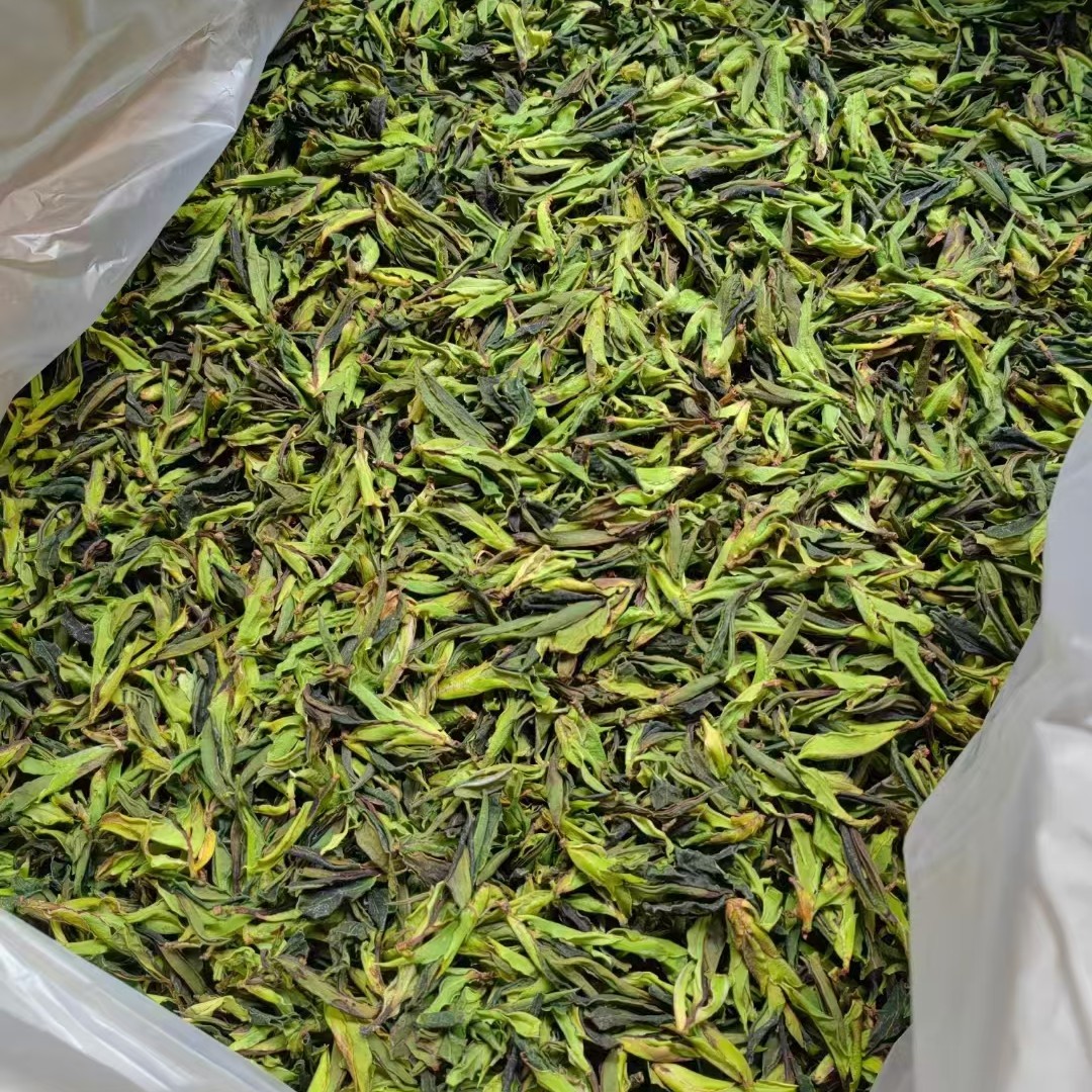 云南野生白茶越放越好喝散茶盒装