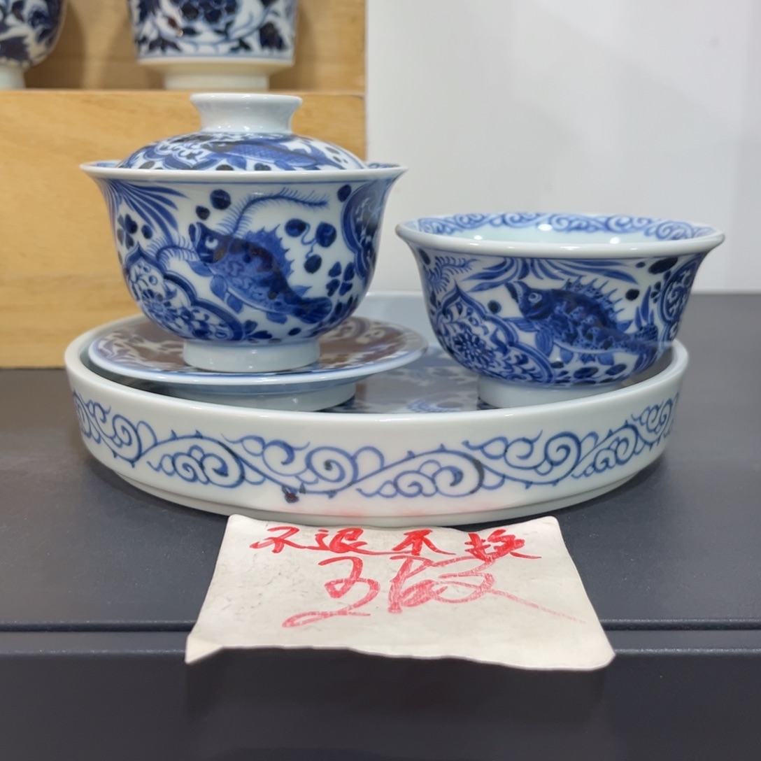 手绘仿元穿花鱼四件套