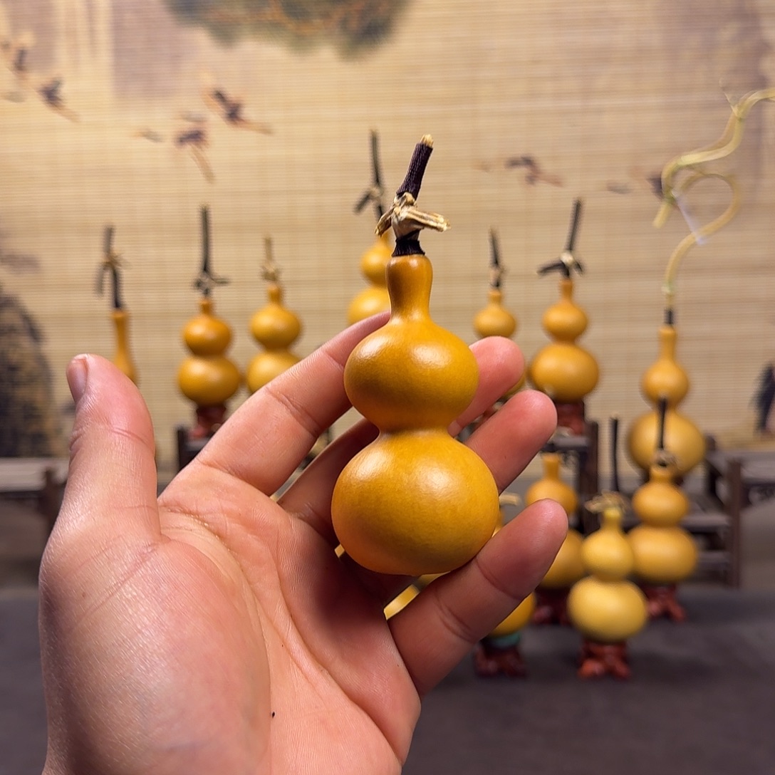 Q***…天然小葫芦手把件