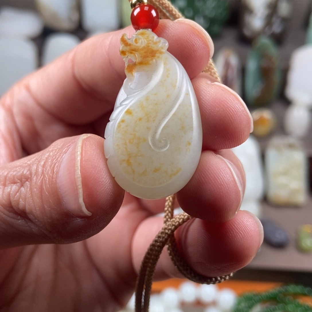 和田玉未镶嵌颈饰