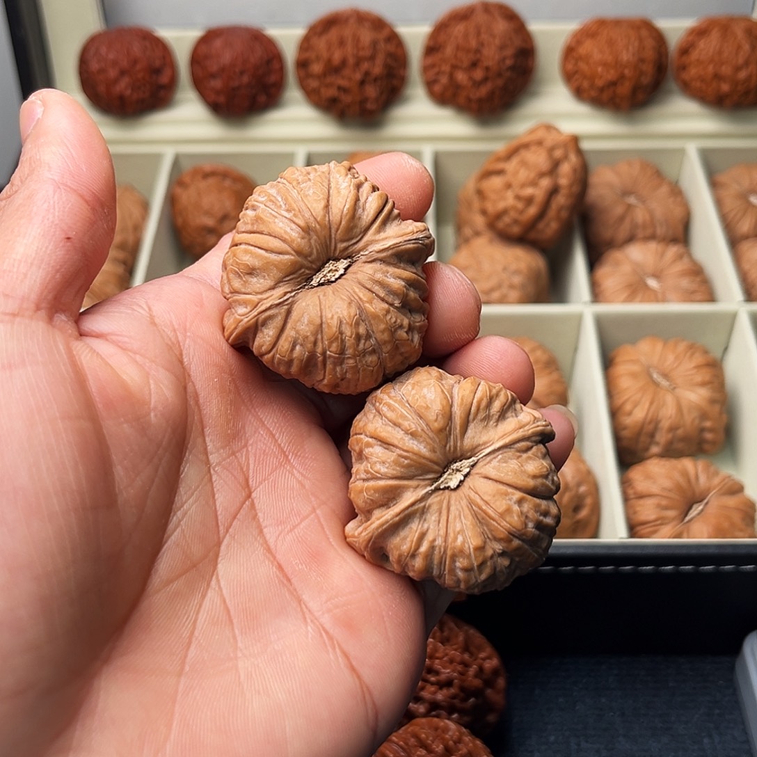 M***狐文玩核桃吊坠424   狐