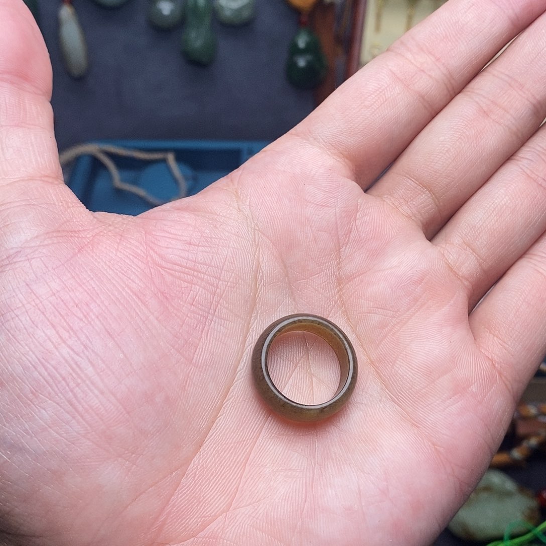 和田玉未镶嵌颈饰圈口17