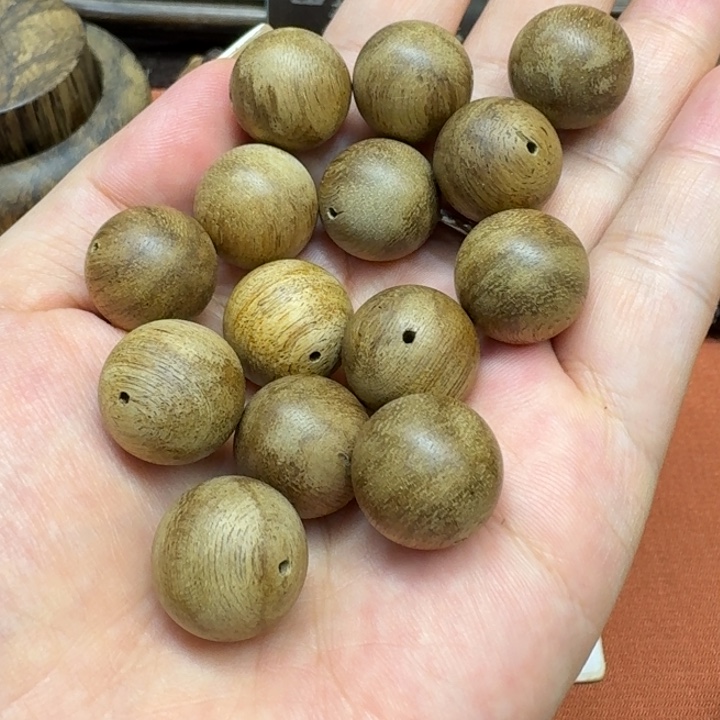 大叶紫檀（黑酸枝木类）