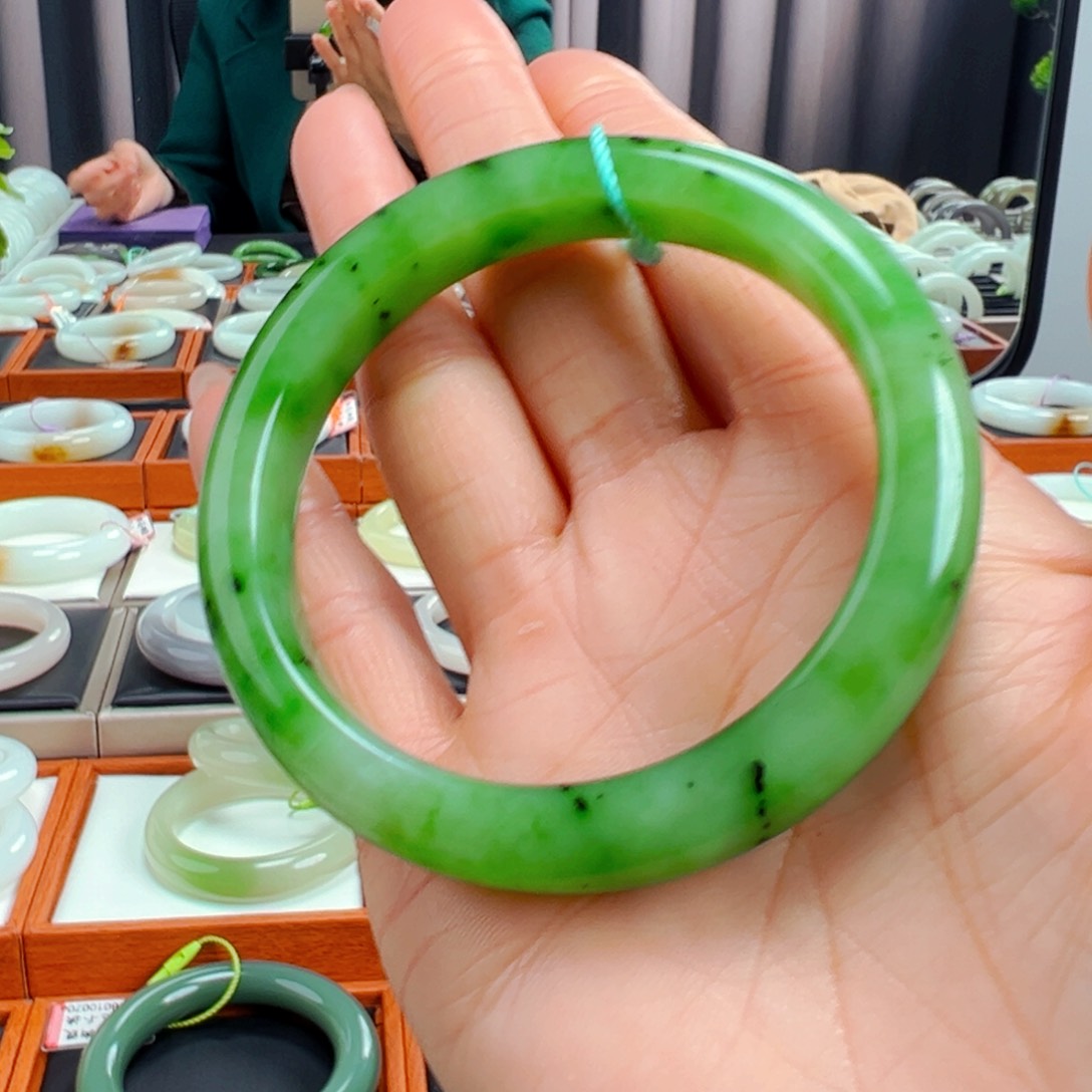 和田玉和田玉乌兰海手镯卡57.5未镶嵌嫣*