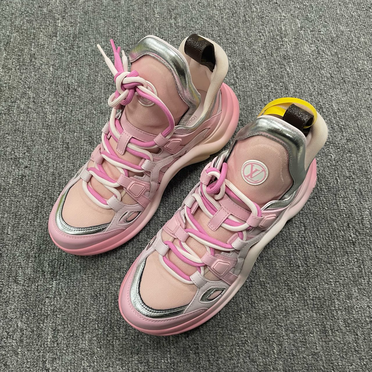 99新 LouisVuitton/路易威登 Archlight1.0生活休闲鞋36.5码/5718