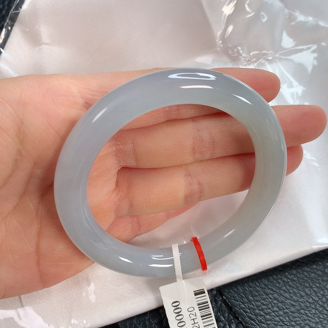 翡翠手镯未镶嵌 圆条