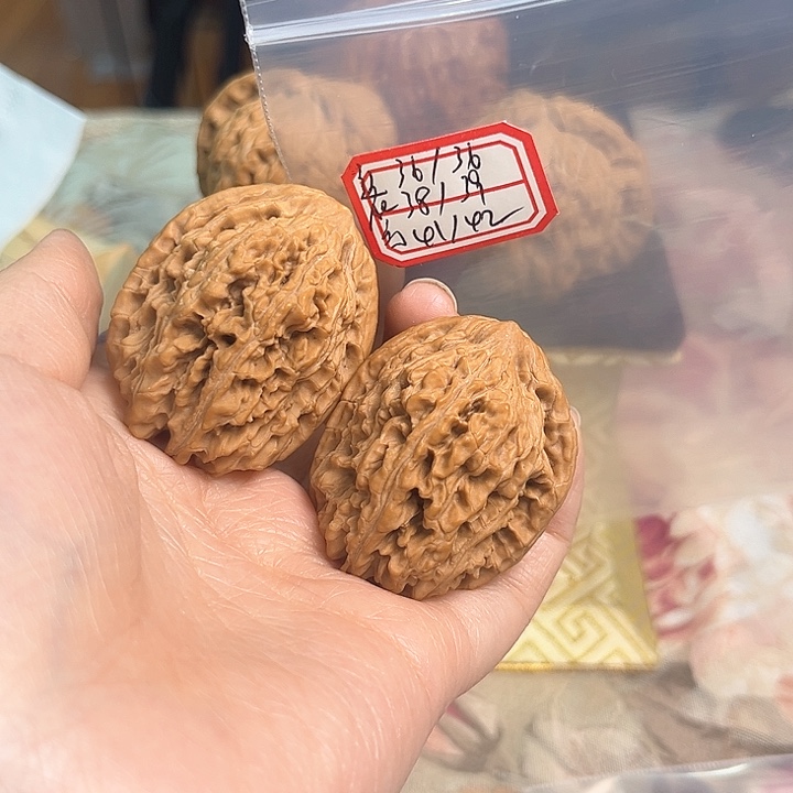 文玩核桃把件龙纹将军榜