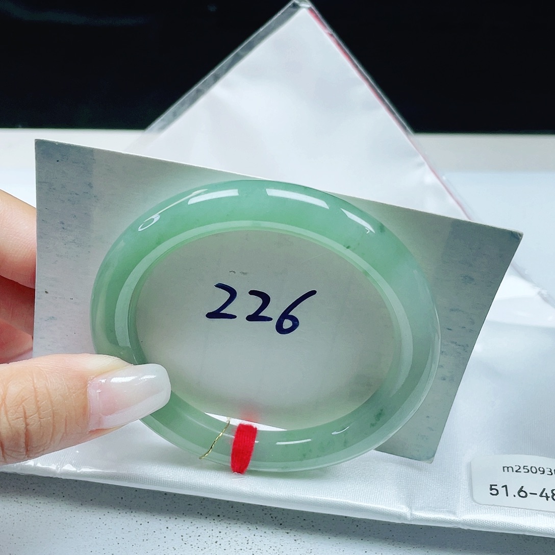 翡翠未镶嵌手镯 圆条51+