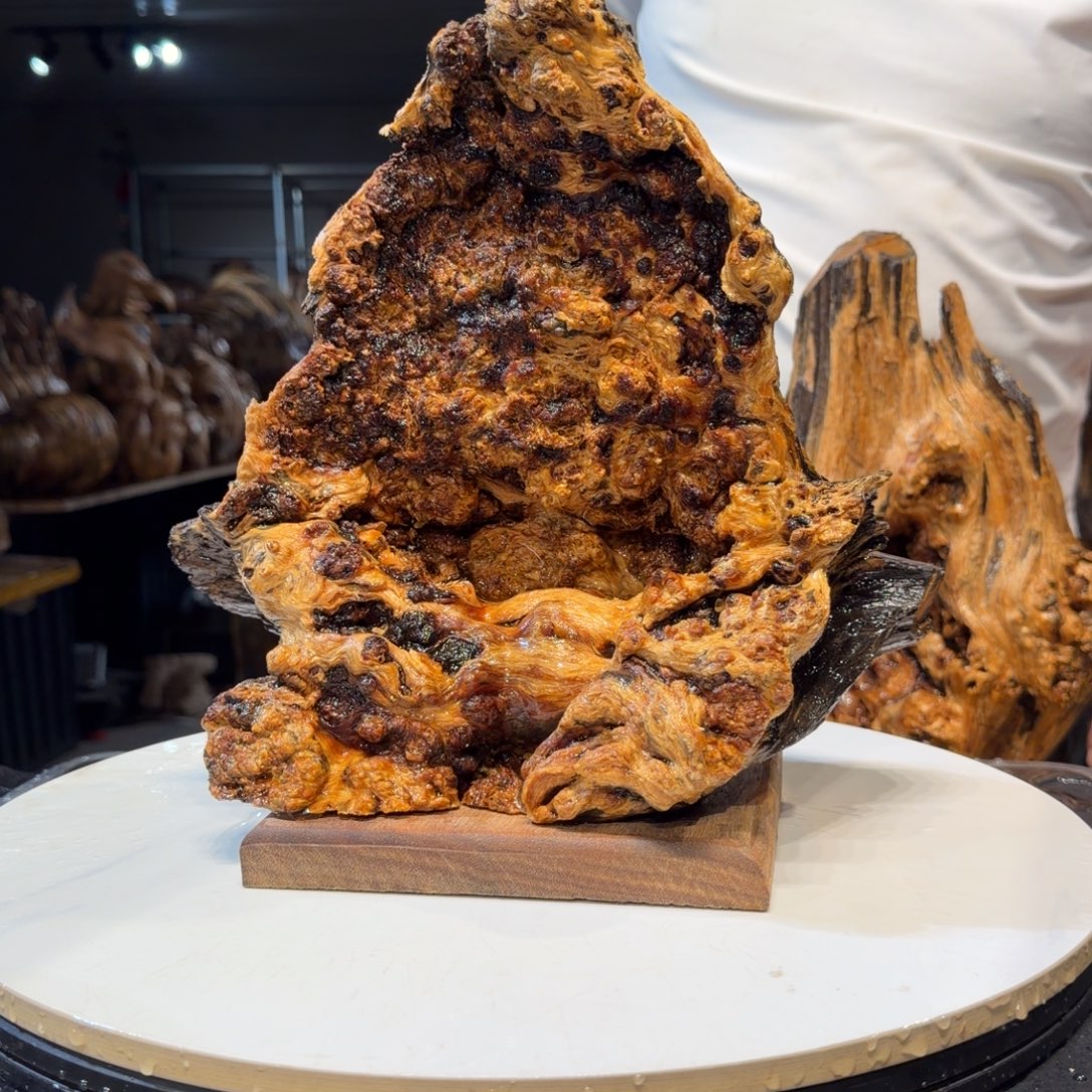 无***我木王一刀琥珀木摆件48