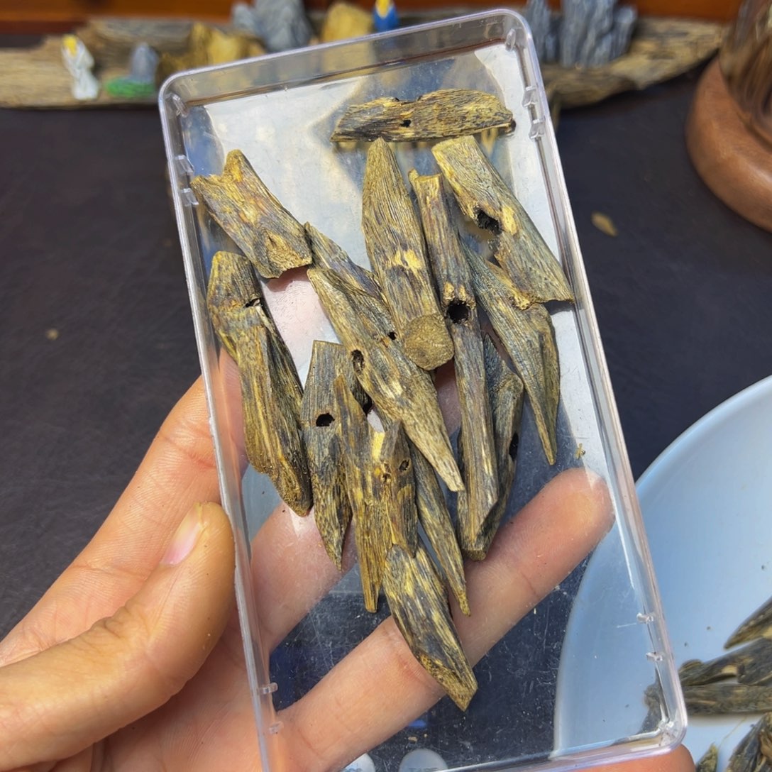 流***年沉香碎屑沉香白露