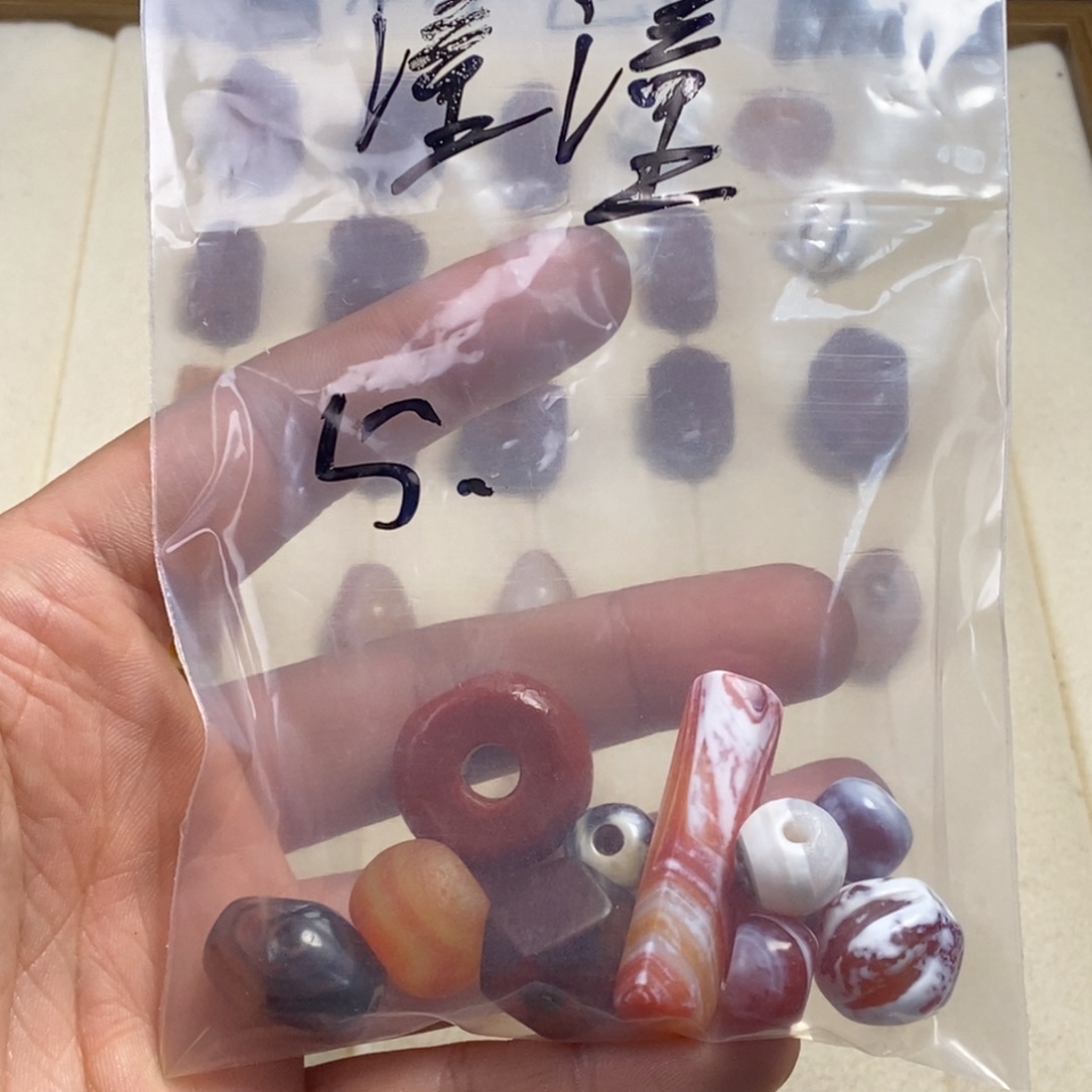 潼***y玛瑙/玉髓未镶嵌颈饰