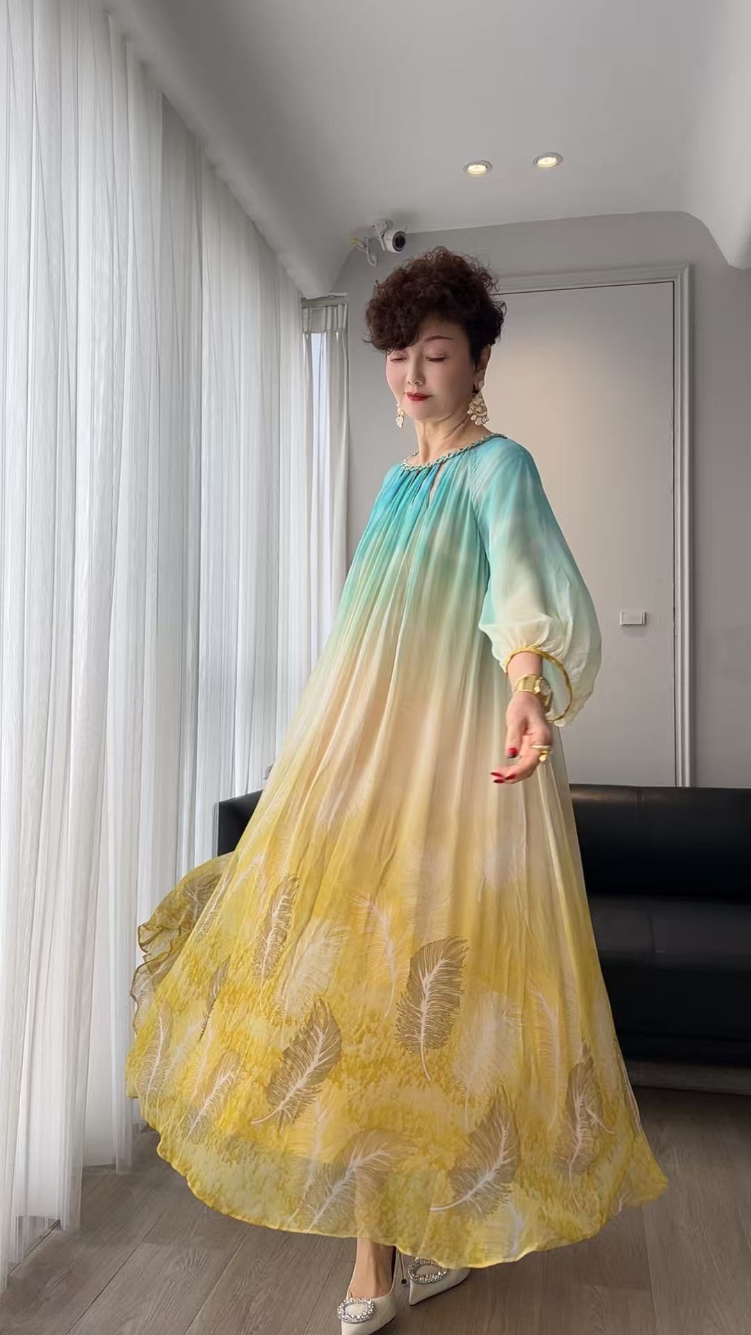 简约气质领口链条炫彩长款连衣裙24255