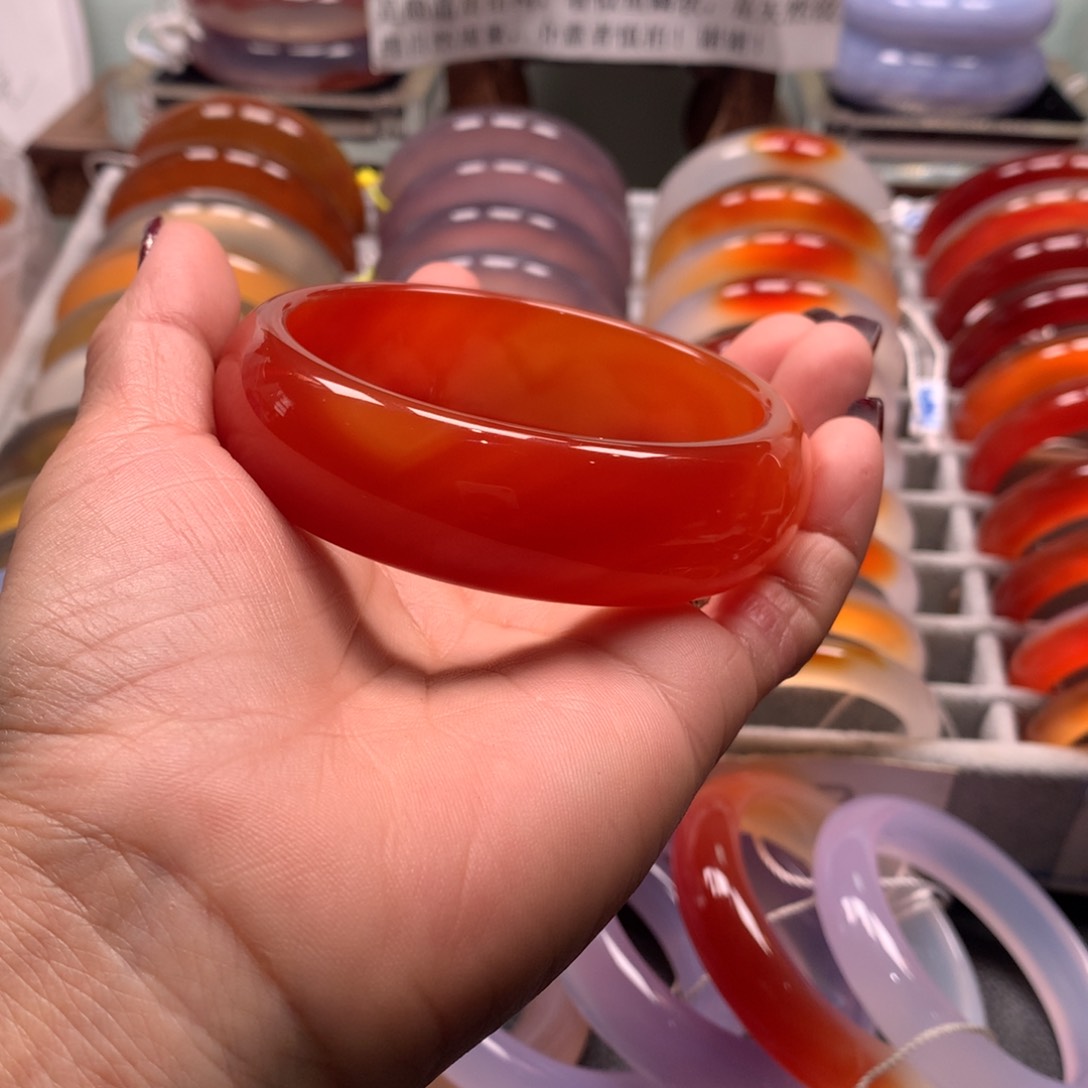 玛瑙/玉髓手镯未镶嵌