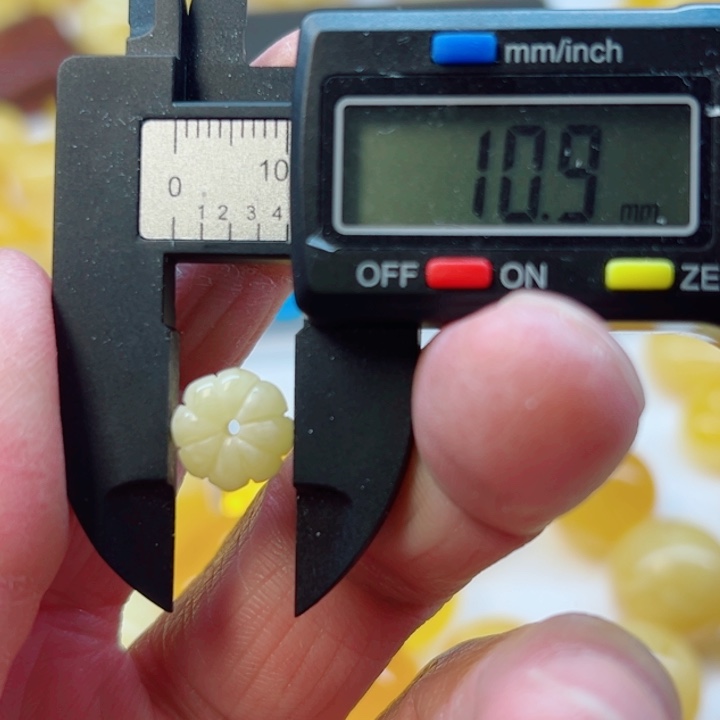 未镶嵌琥珀（矿物珀）裸石