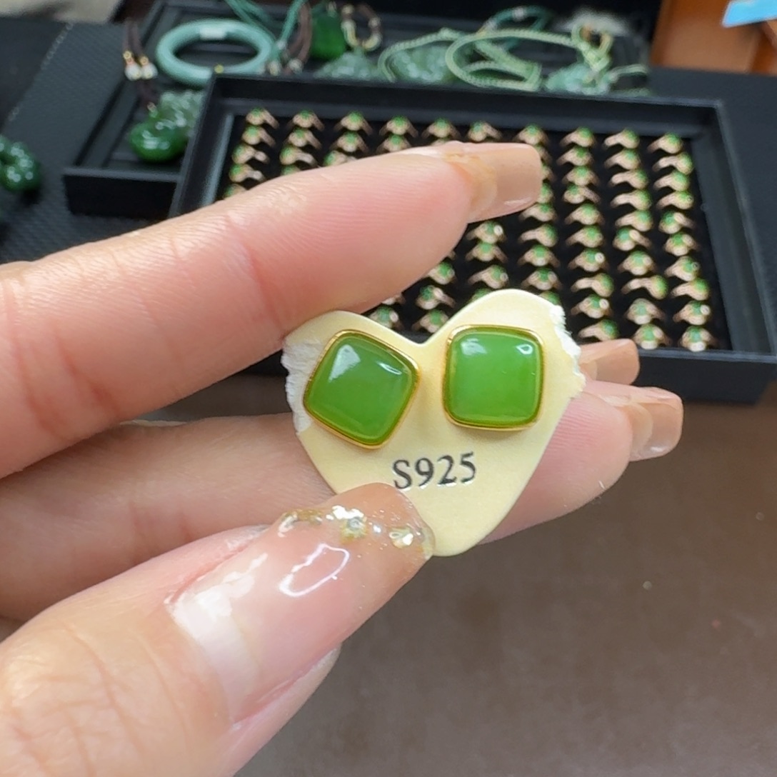 和田玉（碧玉）耳饰银S925镶嵌