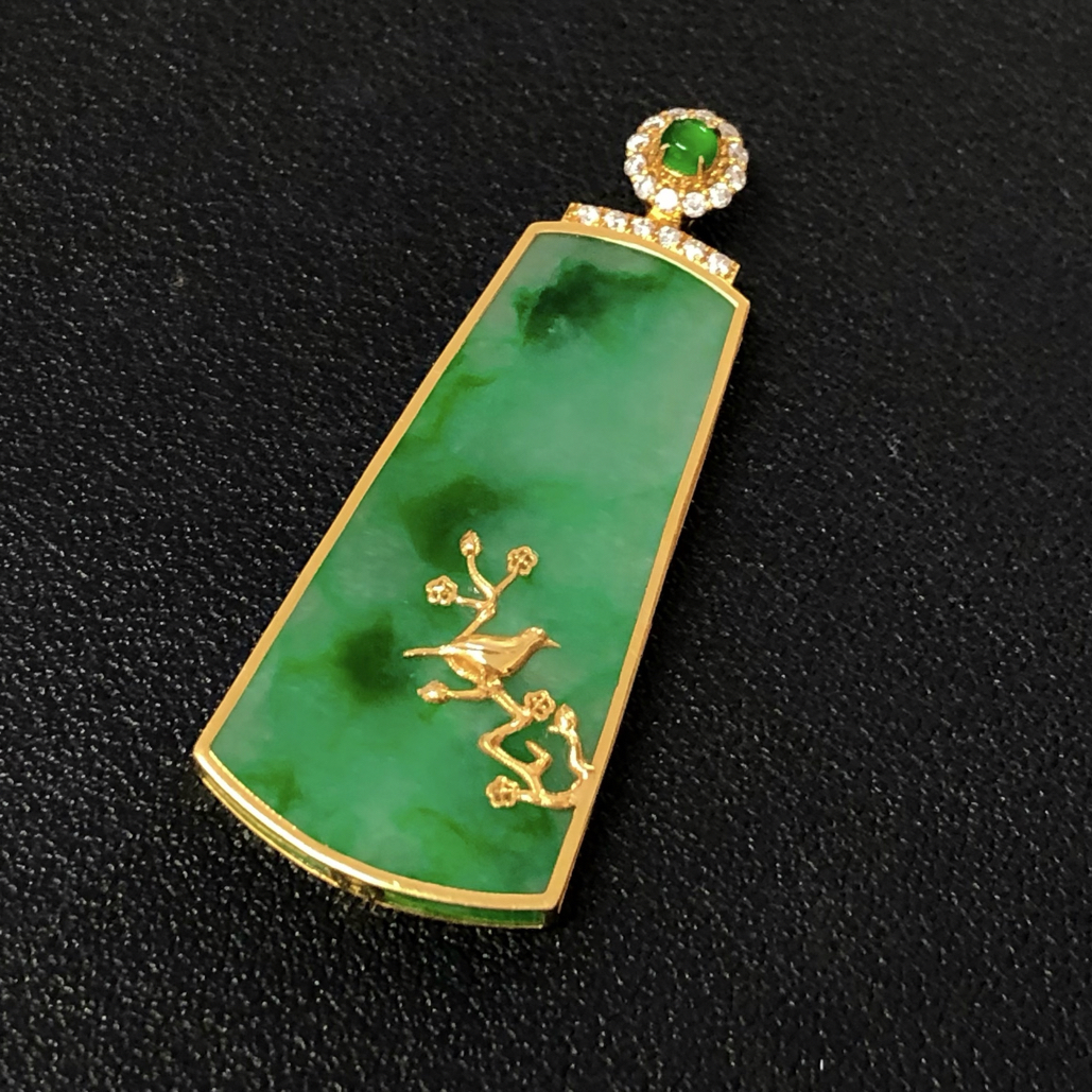 天然缅甸A货翡翠吊坠18k金镶无事牌（整体45.7/18.6/3.7mm)