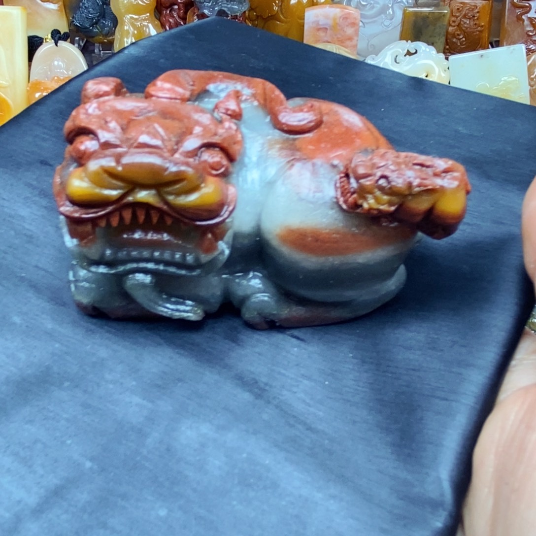 石英质玉（黄龙玉）颈饰未镶嵌