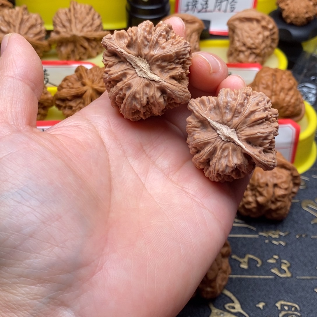 无***痛文玩核桃吊坠密纹