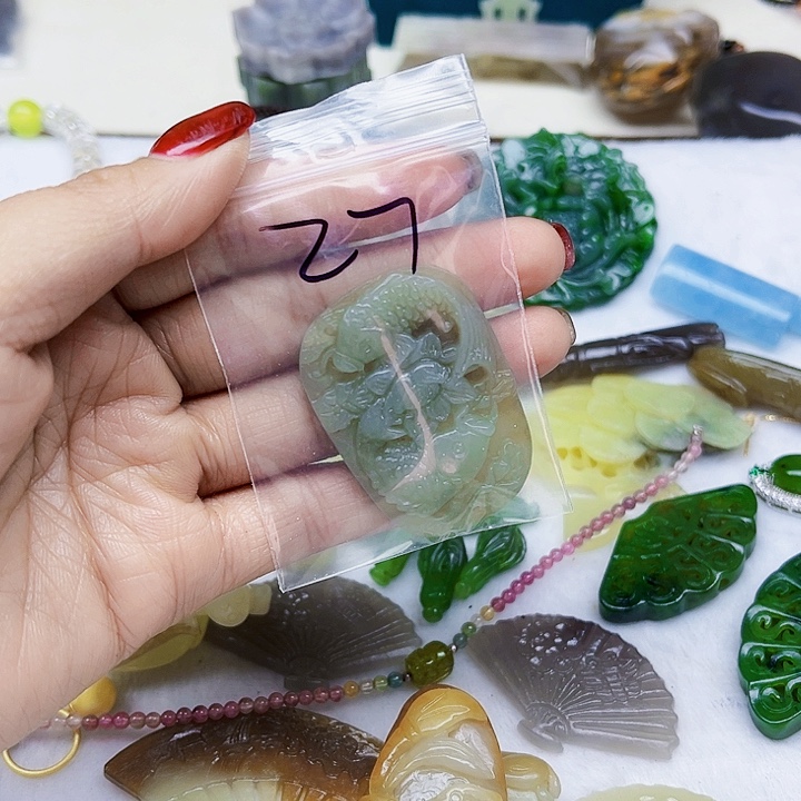惠***子和田玉（糖玉）未镶嵌珠宝半成品