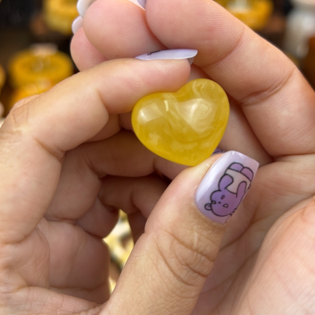 琥珀裸石未镶嵌kjjhhhhhjnm