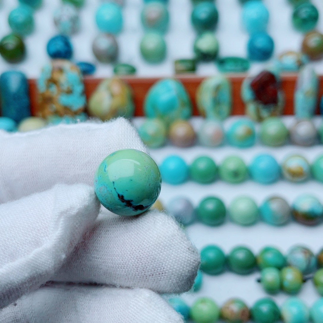 未镶嵌绿松石珠宝奇石