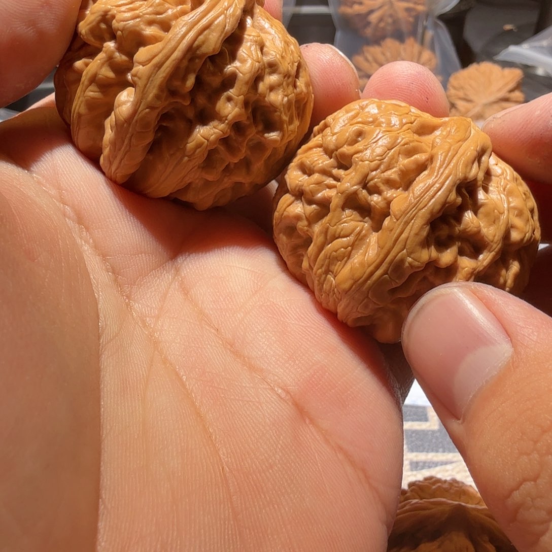 文玩核桃吊坠红锦鲤