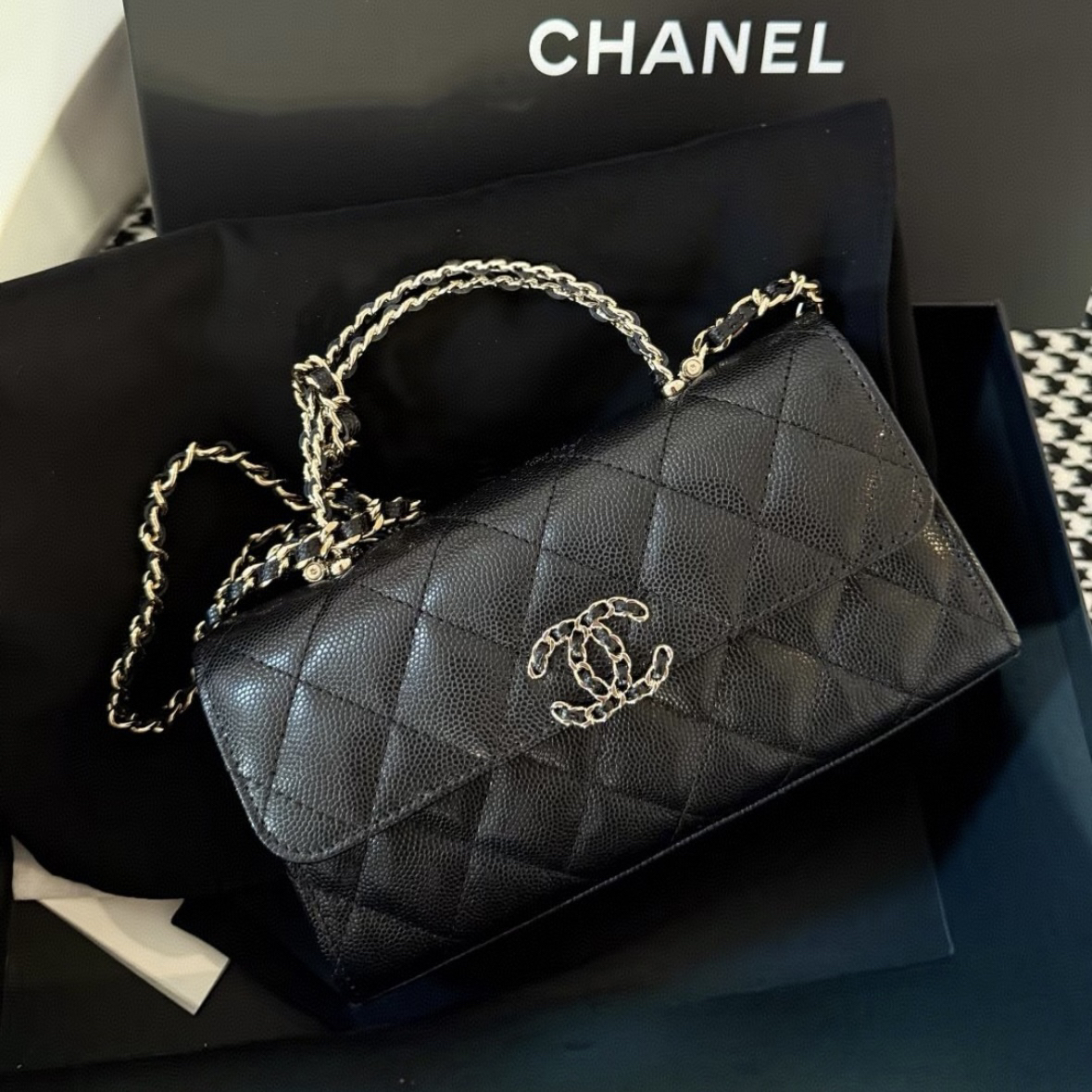 未使用 Chanel/香奈儿 25s 黑金交叉手柄Kelly 横版手提斜挎包