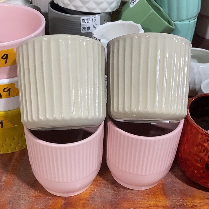 陶瓷花盆有孔 瑕疵介意勿拍 