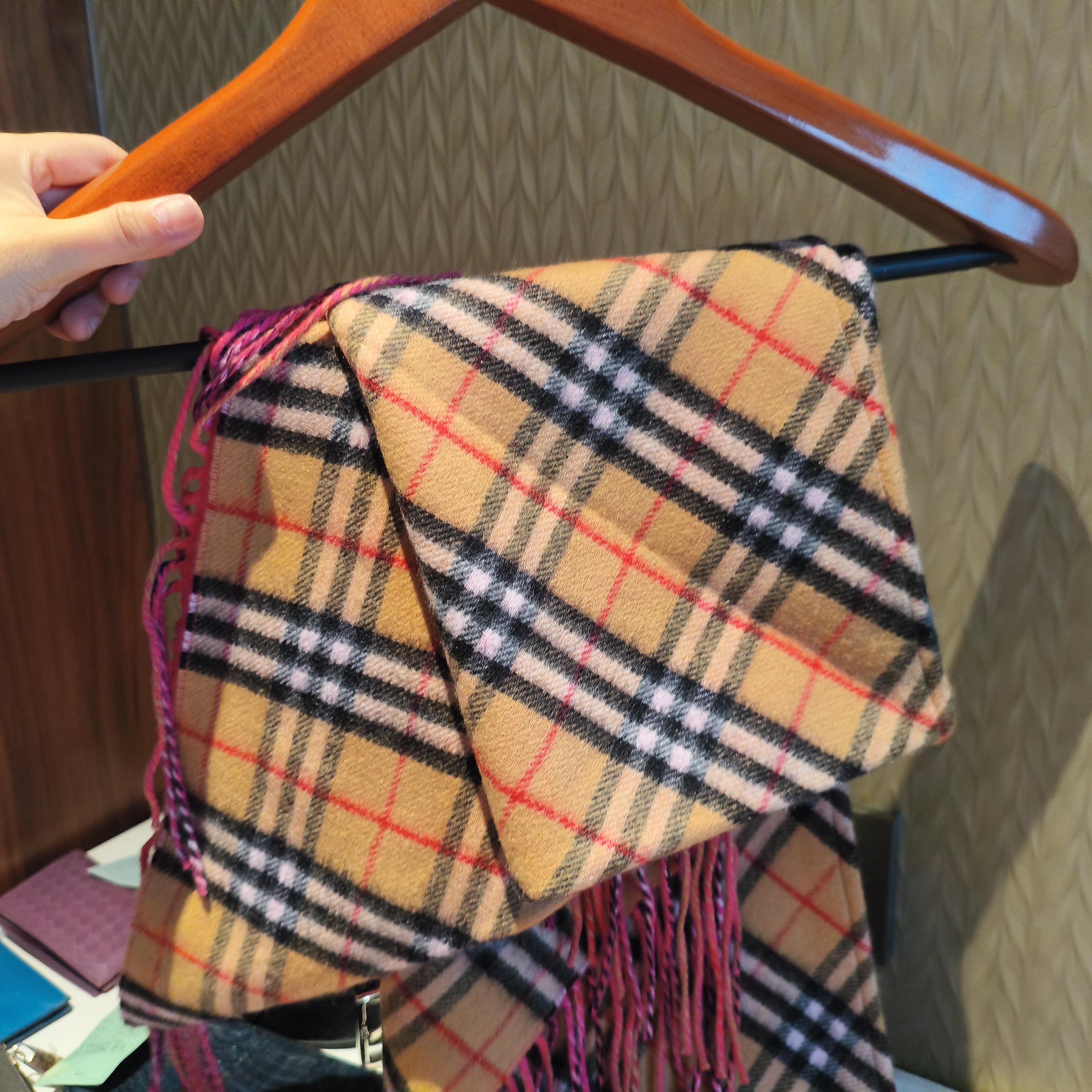 未使用 BURBERRY/博柏利 包展专属 Burberry巴宝莉卡其色格子围巾