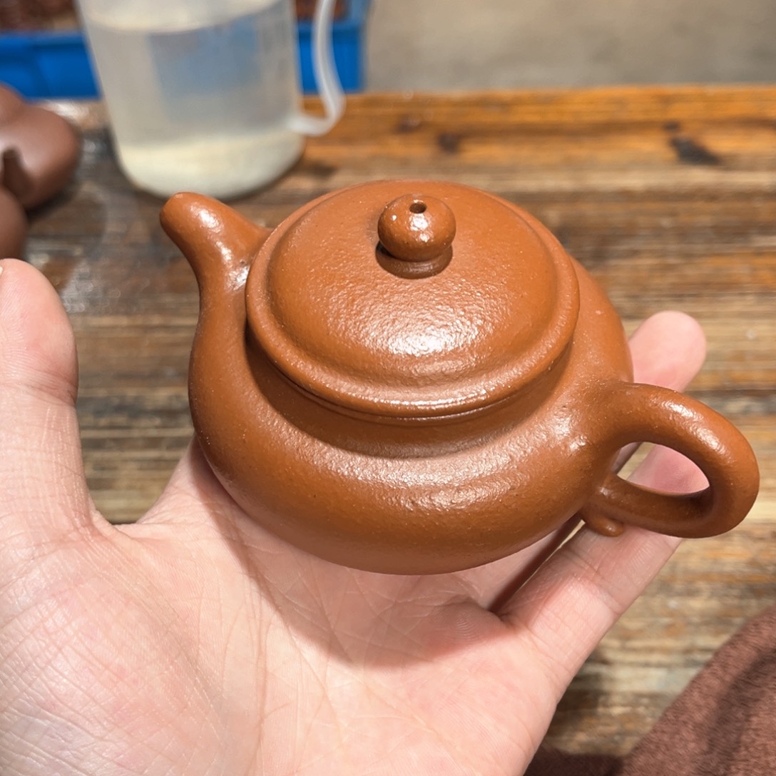 茶壶紫砂紫砂的味道很