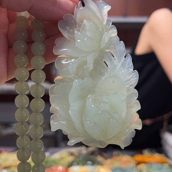 岫玉未镶嵌毛衣链